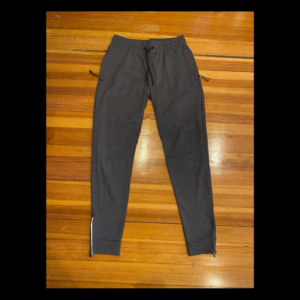 Alphalete Joggers - Grey